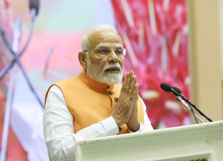 प्रधानमंत्री ने संविधान हत्या दिवस पर लोकतंत्र के रक्षकों को श्रद्धांजलि दी