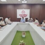 शाहजहांपुर: पूर्ति निरीक्षक पर कार्रवाई, कोटेदार की दुकान निलंबित