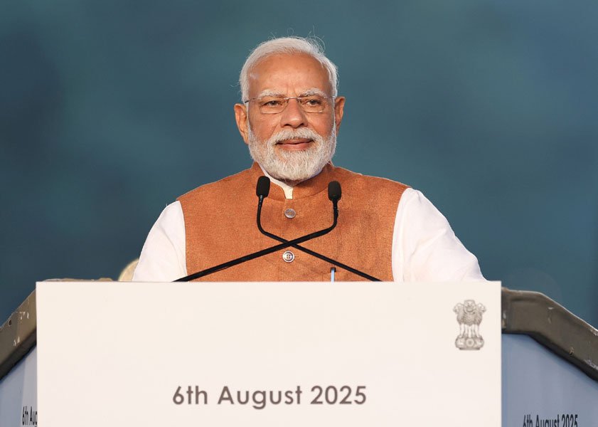 प्रधानमंत्री ने कर्तव्य भवन राष्ट्र को समर्पित किया