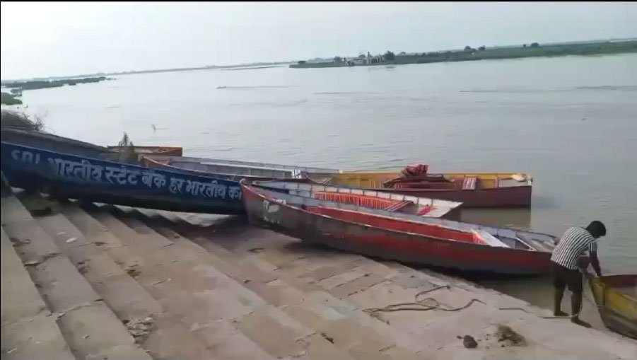 अयोध्या में भारी बारिश से बिगड़े हालात