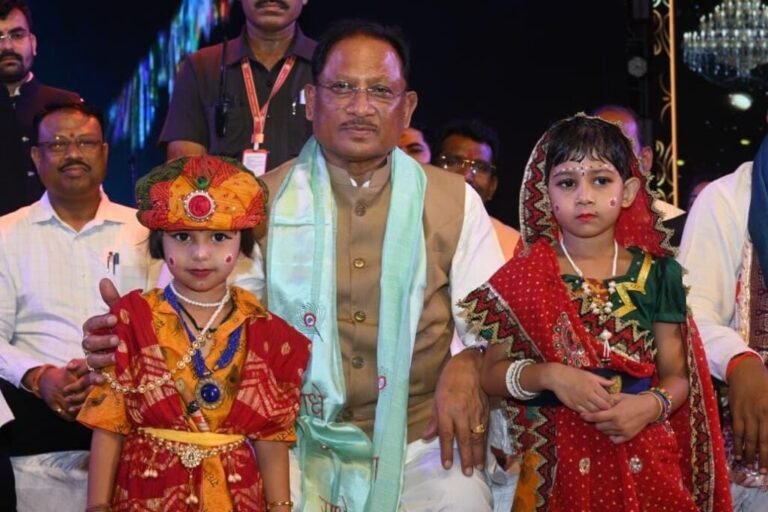 श्रीकृष्ण जन्माष्टमी उत्सव में उमड़ा आस्था का सैलाब : मुख्यमंत्री श्री विष्णु देव साय हुए शामिल