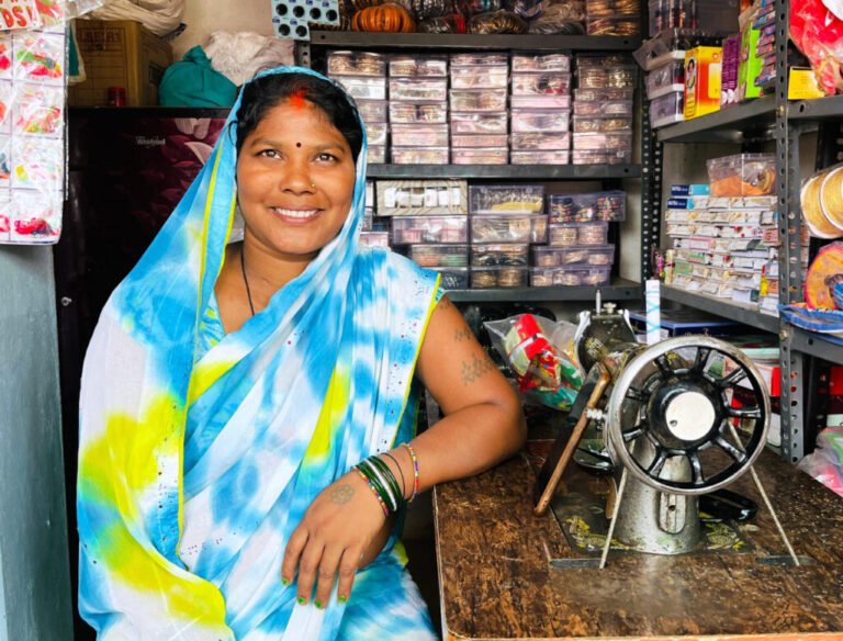 महतारी वंदन योजना से सरोज बनी आत्मनिर्भर, इस वर्ष तीज का पर्व बना खास