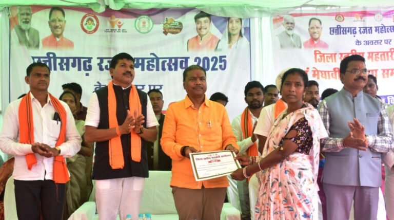 राज्य स्तरीय महतारी सम्मेलन में वन मंत्री कश्यप हुए शामिल