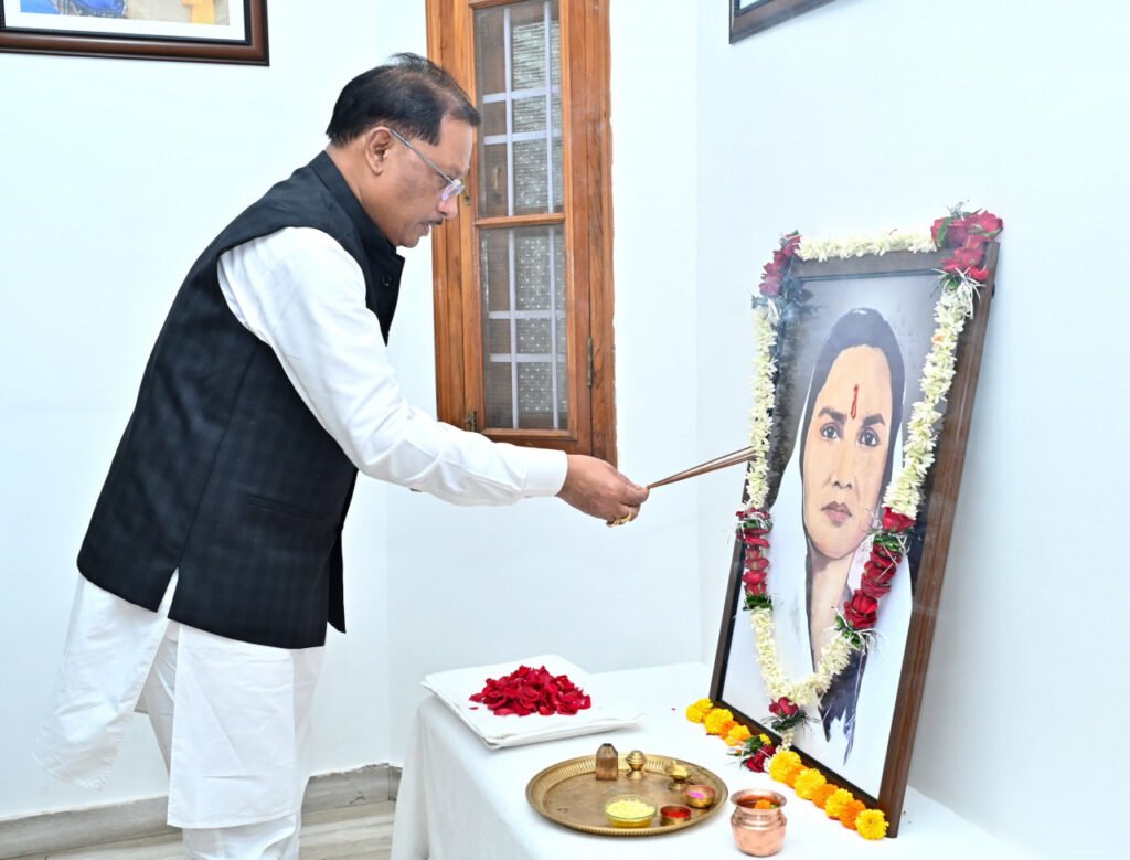 मुख्यमंत्री साय ने छत्तीसगढ़ की पहली महिला सांसद मिनीमाता की पुण्यतिथि पर उनके अविस्मरणीय योगदान को किया नमन
