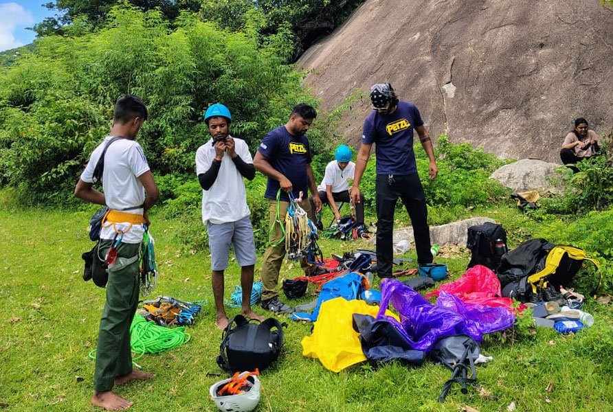 हिमालय अभियान पर निकली जशपुर की युवा टीम