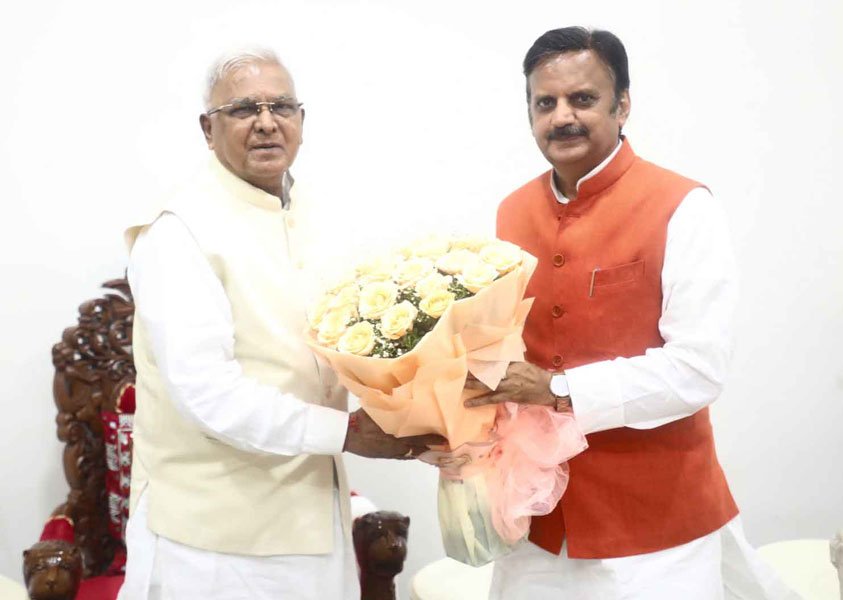राज्यपाल पटेल से उप-मुख्यमंत्री शुक्ल ने की सौजन्य भेंट