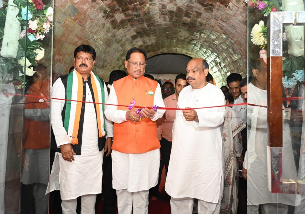 मुख्यमंत्री साय ने छत्तीसगढ़ रजत महोत्सव फोटो प्रदर्शनी का किया शुभारंभ