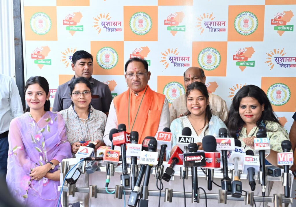 पत्रकार बहनों ने मुख्यमंत्री की कलाई पर बांधी राखी : जनसेवा के मार्ग पर अटूट संकल्प और प्रगति की दी शुभकामनाएं