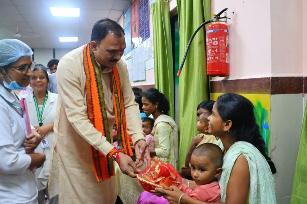 स्वास्थ्य मंत्री श्याम बिहारी जायसवाल ने बीजापुर में औचक निरीक्षणों से जांची विभागीय काम की हकीकत