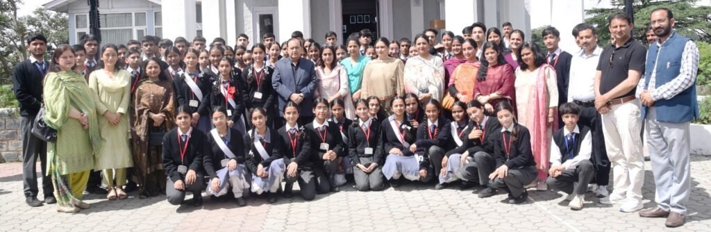 सदन की कार्यवाही देखने विधानसभा पहुँचे स्कूल व कॉलेज के 280 छात्र-छात्राएँ