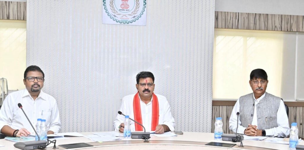 उपमुख्यमंत्री विजय शर्मा की अध्यक्षता में गृह विभाग की समीक्षा बैठक