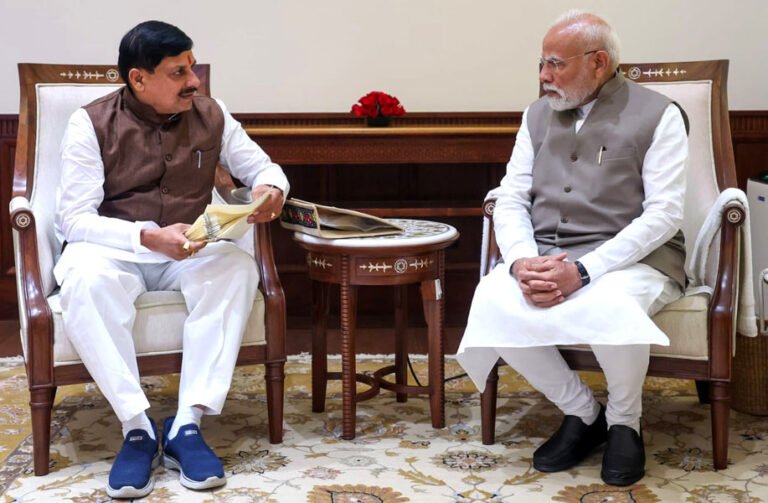 प्रधानमंत्री नरेन्द्र मोदी को मध्यप्रदेश आने का निमंत्रण