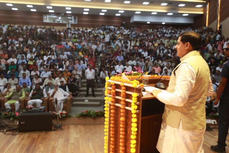 जागरूकता, सत्य की खोज और समाज को नई दिशा देने का उत्तरदायित्व है पत्रकारिता : मुख्यमंत्री डॉ. यादव