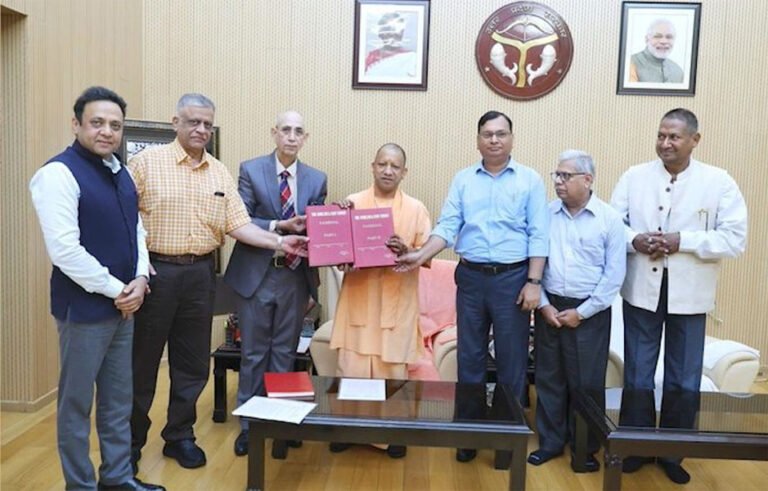 सीएम योगी को सौंपी गई संभल हिंसा की 450 पन्नों की रिपोर्ट