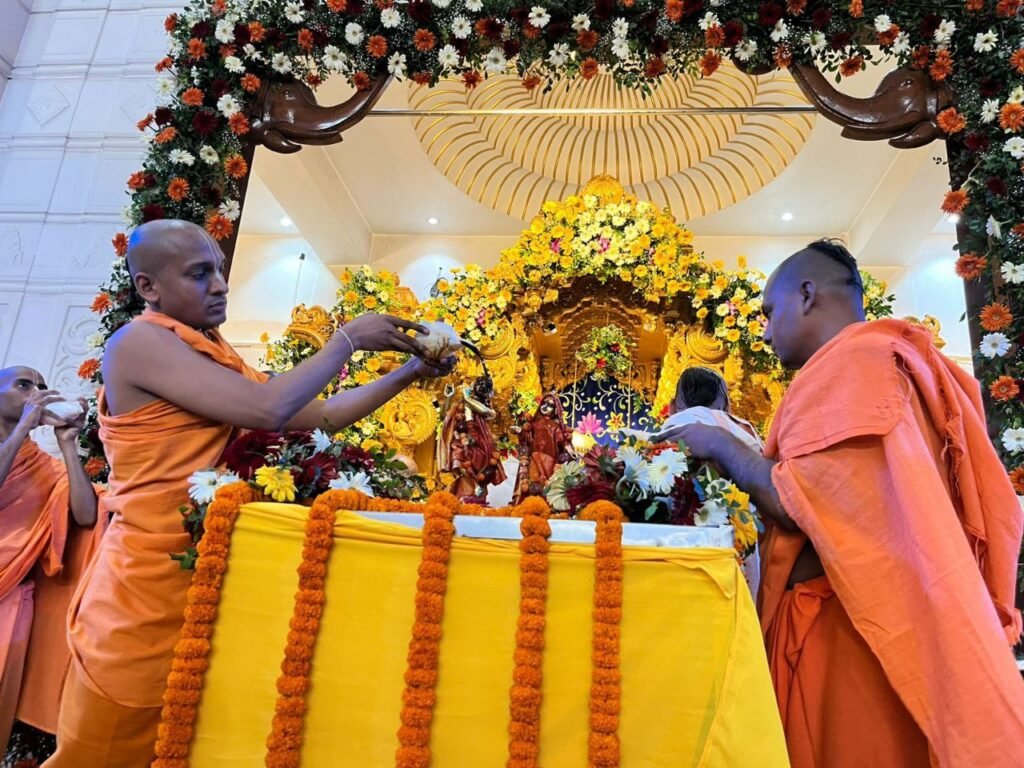 पटना में धूमधाम से मनाई गई राधाष्टमी, इस्कॉन मंदिर में उमड़ी भक्तों की भीड़