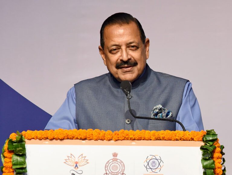 डॉ. जितेंद्र सिंह ने स्वदेशी उपकरणों को प्रोत्साहन देने के लिए मौलाना आजाद दंत चिकित्सा विज्ञान संस्थान में ‘दंत चिकित्सा प्रौद्योगिकी नवाचार केंद्र’ का उद्घाटन किया