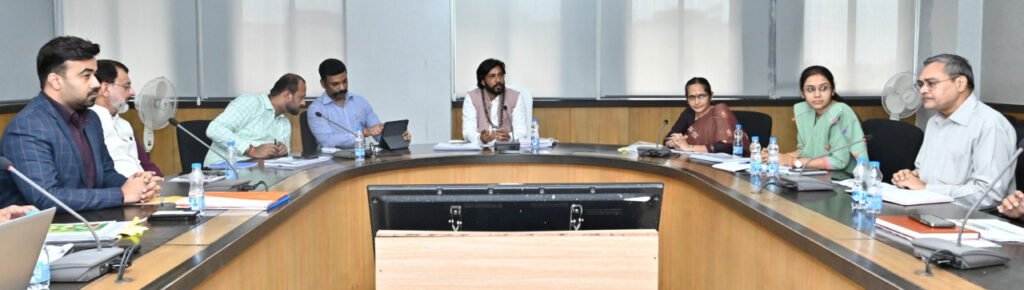 युवाओं को आत्मनिर्भर बनाने के लिए कौशल विकास से जोडे़: मंत्री गुरु खुशवंत साहेब