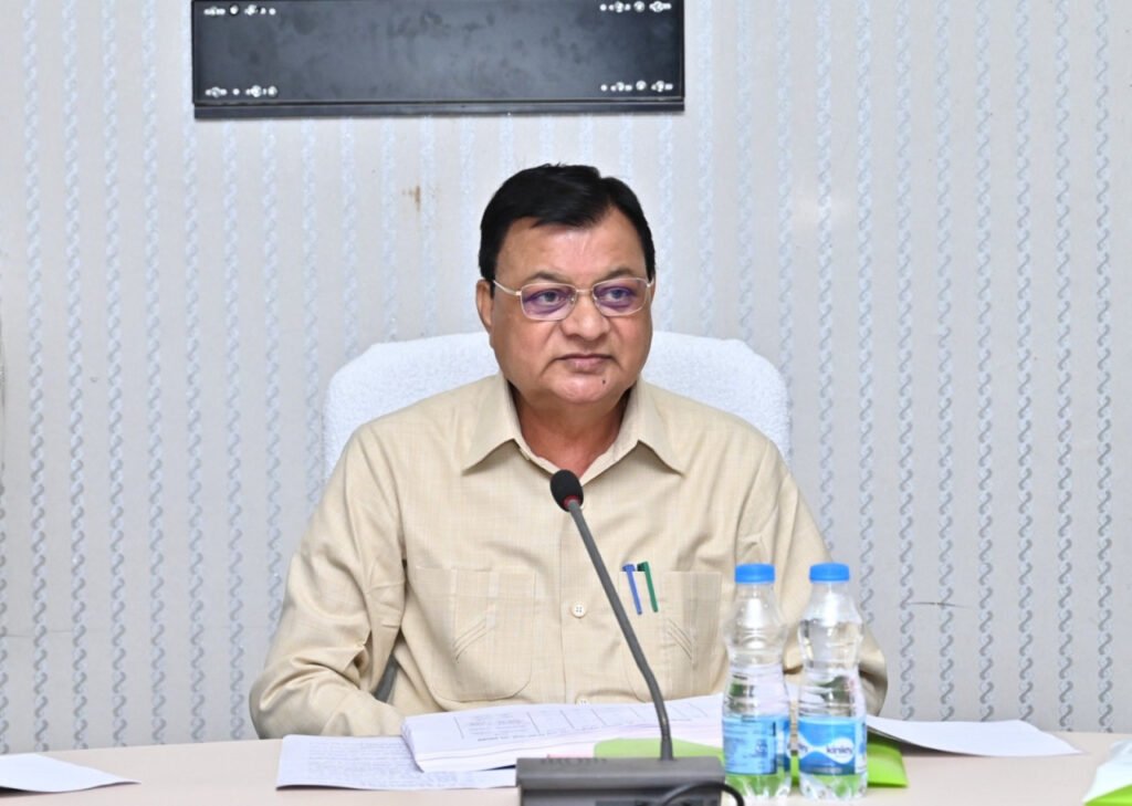 कारखानों में श्रमिकों के नियमित स्वास्थ्य जाँच में नहीं चलेगी मनमानी, श्रम मंत्री श्री देवांगन ने दिए कड़े निर्देश