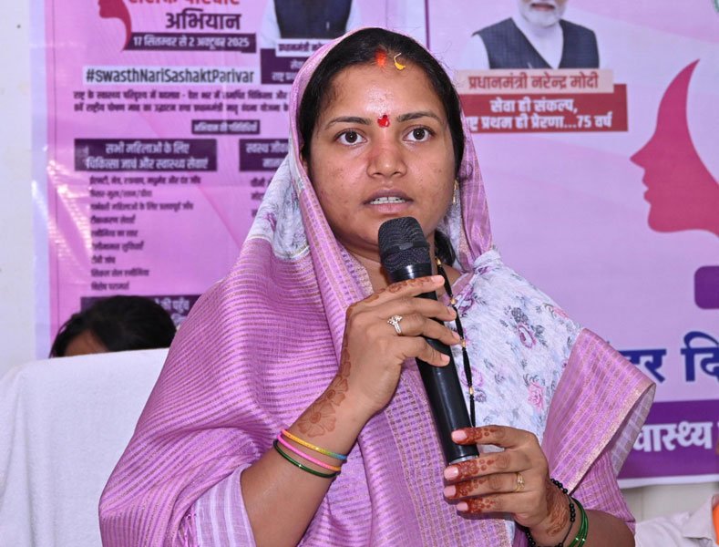 मंत्री श्रीमती लक्ष्मी राजवाड़े ने स्वास्थ्य शिविर में दी भागीदारी