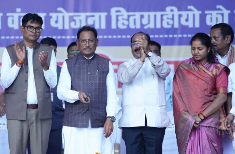 महतारी वंदन योजना के तहत मुख्यमंत्री साय ने महिलाओं के खातों में अंतरित किए 1000-1000 रुपये