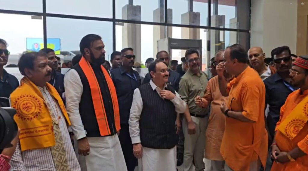छपरा पहुंचे भाजपा अध्यक्ष जे.पी. नड्डा,अखंड ज्योति आई हॉस्पिटल का किया निरीक्षण