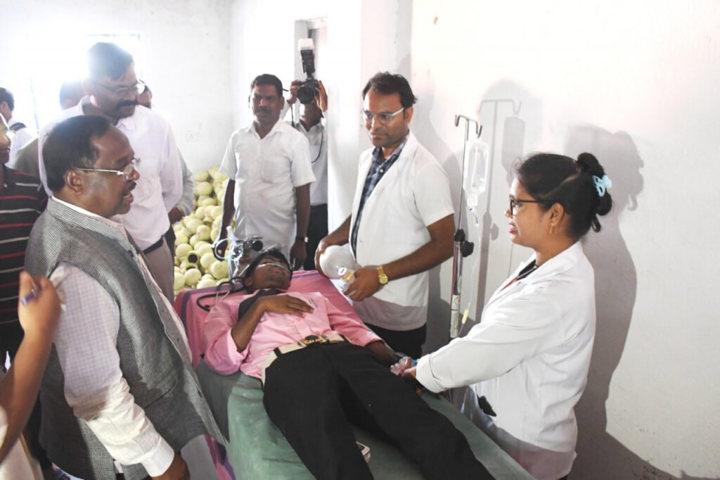 बाढ़ बचाव परिदृश्य पर मंत्री नेताम की उपस्थिति में तातापानी में किया गया मॉक ड्रिल