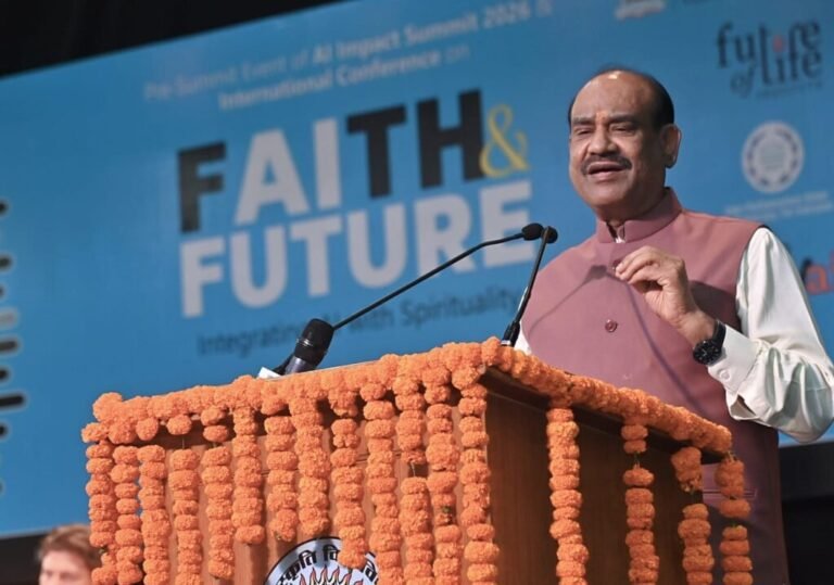 उत्तराखंड: लोकसभा अध्यक्ष एवं मुख्यमंत्री ने किया इण्डियन ए.आई समिट में प्रतिभाग