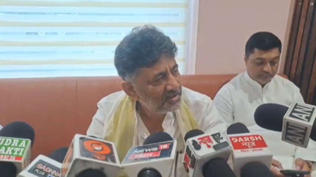 गया पहुंचे कर्नाटक के डिप्टी सीएम डी.के. शिवकुमार, किया पिंडदान