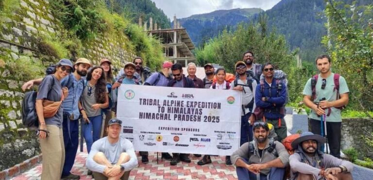 हिमालय की ओर रवाना हुई जशपुर की जनजातीय पर्वतारोहण टीम, मुख्यमंत्री विष्णुदेव साय के विज़न को मिला नया आयाम