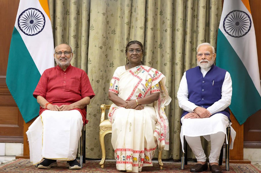 राष्ट्रपति ने सी. पी. राधाकृष्णन को भारत के उपराष्ट्रपति के रूप में पद की शपथ दिलाई