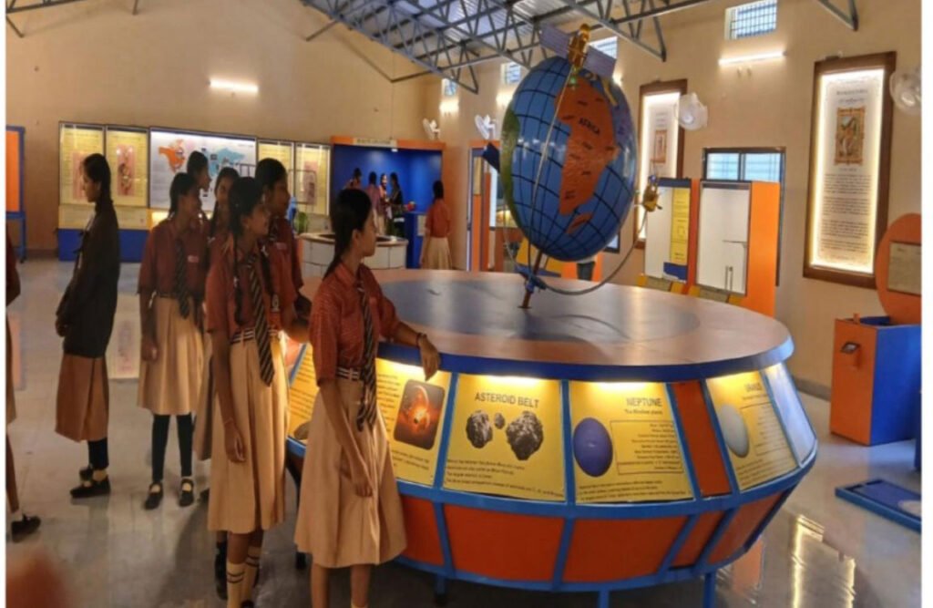 विज्ञान की जटिल अवधारणाएं सरल और मनोरंजक ढंग से समझेेंगे