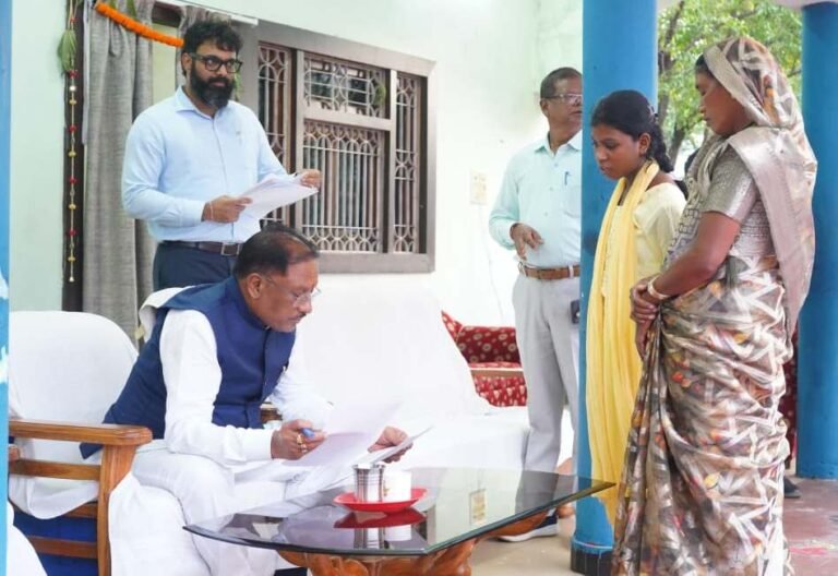 मुख्यमंत्री विष्णु देव साय ने बगिया में सुनी आम जनता की समस्याएं