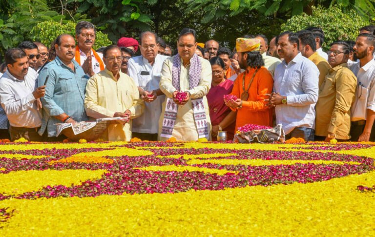 जयपुर : मुख्यमंत्री भजनलाल शर्मा ने पूर्व उपराष्ट्रपति स्व.भैरों सिंह शेखावत को श्रद्धांजलि अर्पित की