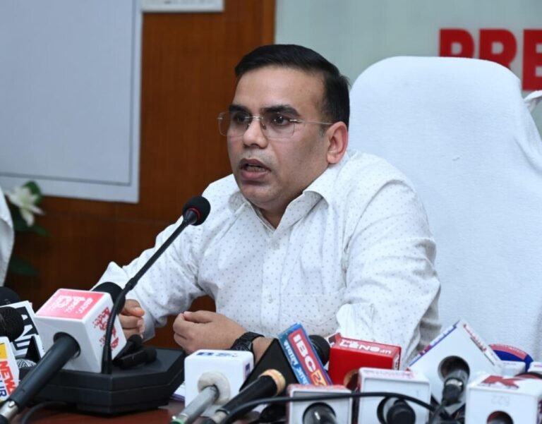 छत्तीसगढ़ में मतदाता सूची के गहन पुनरीक्षण का शुरुआत! राजनीतिक दलों के साथ सीईओ ने की महत्वपूर्ण बैठक तथा विभिन्न मीडिया संस्थानों के साथ प्रेस वार्ता