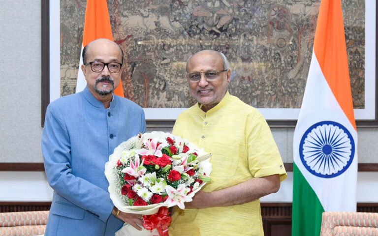 राज्यपाल डेका ने उपराष्ट्रपति राधाकृष्णन से की भेंट