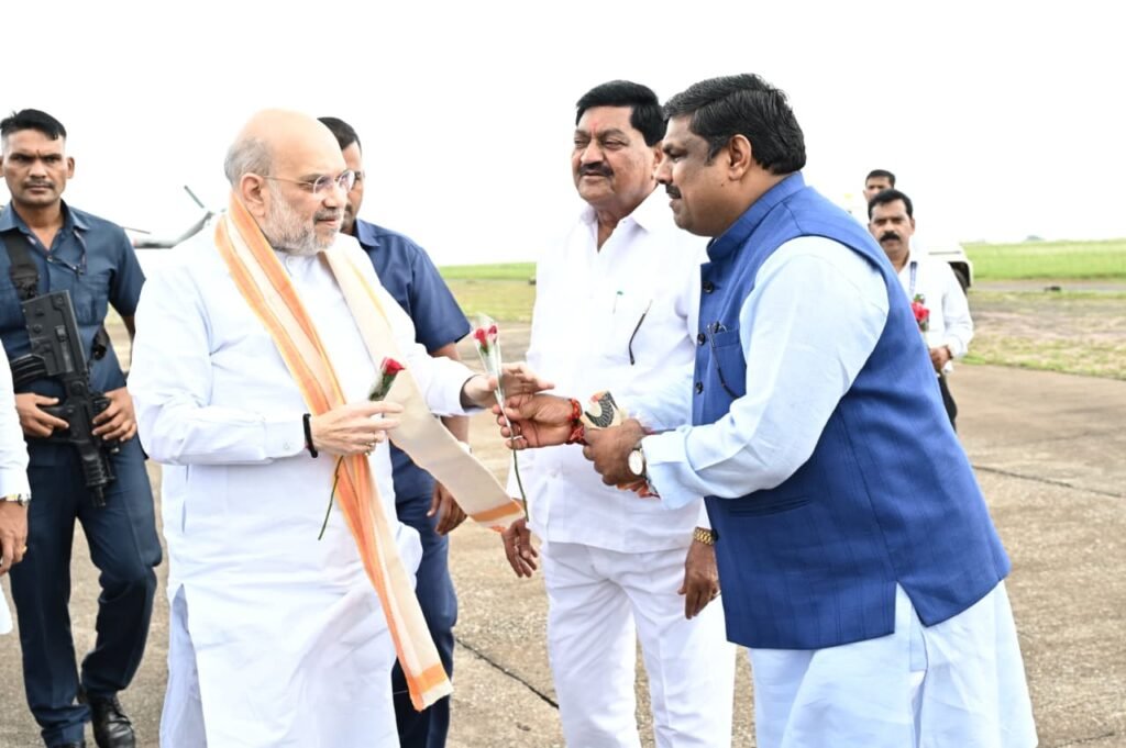 केंद्रीय गृह एवं सहकारिता मंत्री अमित शाह का रायपुर आगमन, शिक्षा मंत्री गजेन्द्र यादव ने किया आत्मीय स्वागत