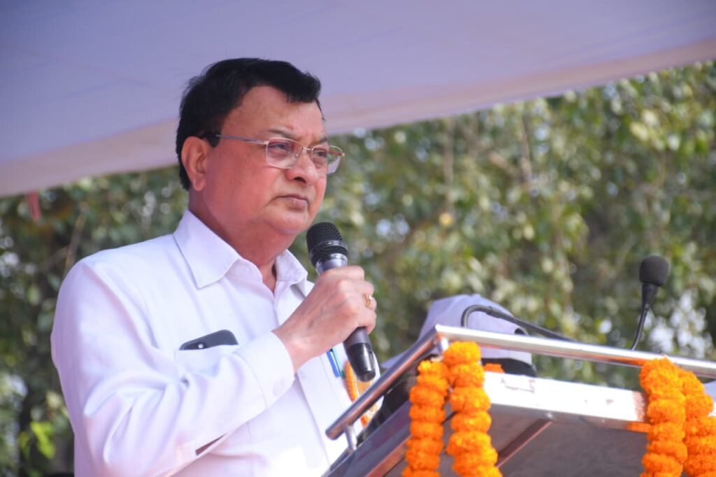 खेल हमें जीवन में बहुत कुछ सिखाता है, खेल से मिलती है आगे बढ़ने की प्रेरणा : उद्योग मंत्री लखन लाल देवांगन