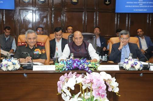 रक्षा मंत्री ने नई दिल्ली में ब्राजील के उपराष्ट्रपति और रक्षा मंत्री के साथ बैठक की