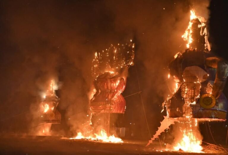 डब्लू आर एस कॉलोनी में रावण दहन: राज्यपाल रमेन डेका और मुख्यमंत्री विष्णु देव साय की उपस्थिति में उमड़ा उत्साह