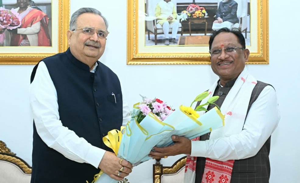 मुख्यमंत्री विष्णु देव साय को विधानसभा अध्यक्ष डॉ. रमन सिंह ने नवीन विधानसभा भवन के लोकार्पण समारोह में शामिल होने का दिया आमंत्रण