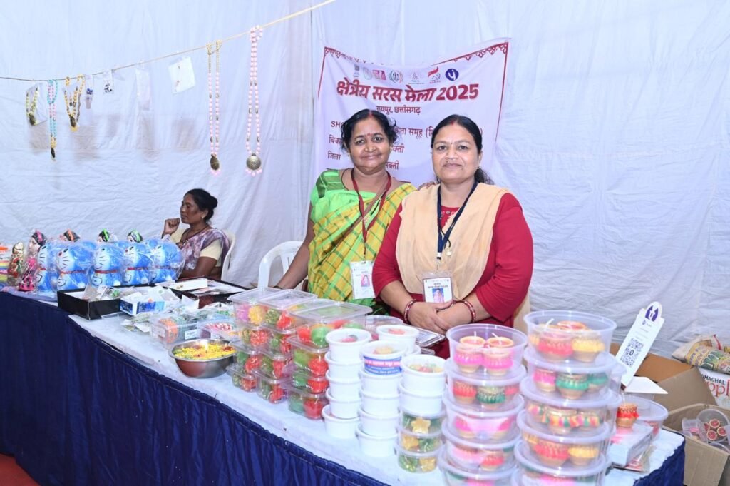 सरस मेला 2025 में 17 राज्यों की स्व सहायता समूह की महिलाओं ने लिया भाग