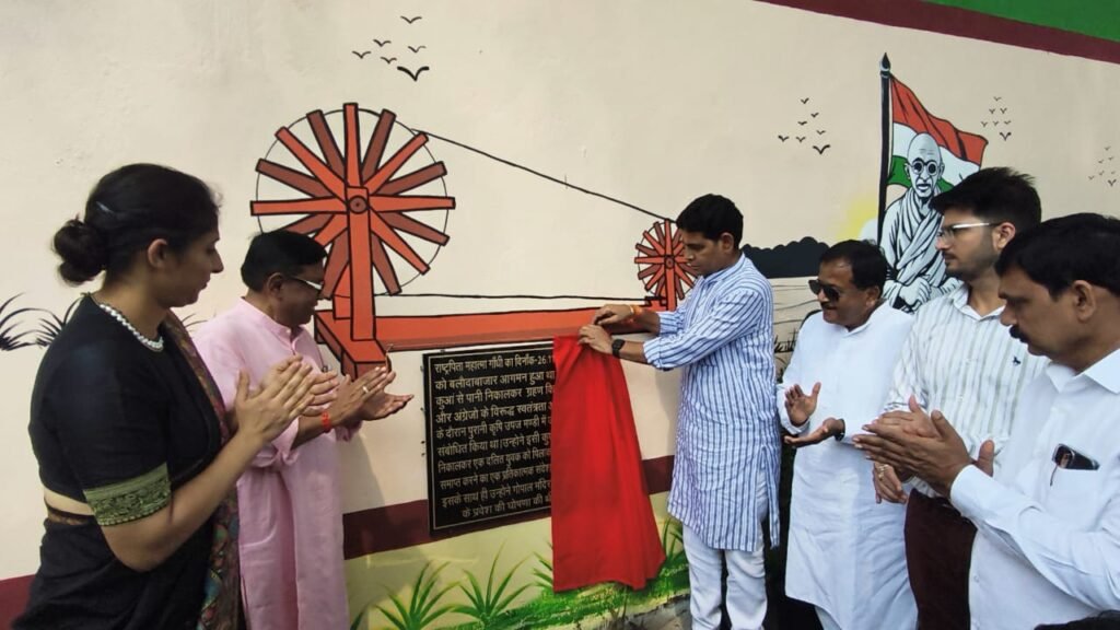 महात्मा गांधी की स्वच्छता के संदेश को घर-घर पहुंचाना है: मंत्री टंकराम वर्मा