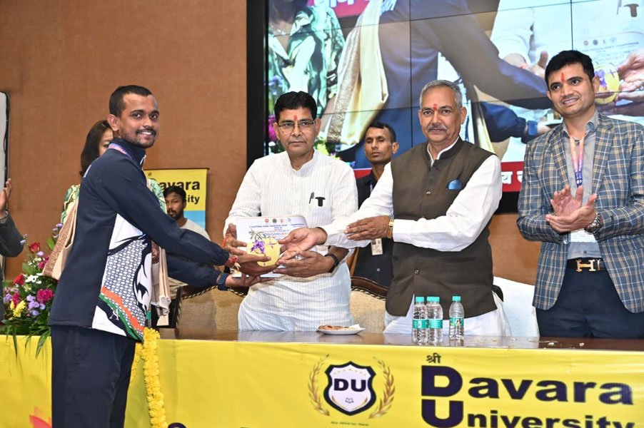 एक पृथ्वी, एक स्वास्थ्य’ का संदेश – योग से विश्व कल्याण की ओर भारत – राजस्व मंत्री श्री टंक राम वर्मा