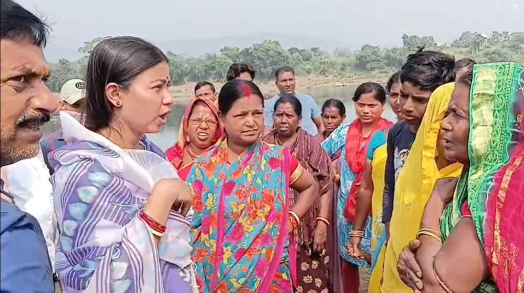 विधायक पूर्णिमा साहू ने विभिन्न छठ घाटों का किया निरीक्षण