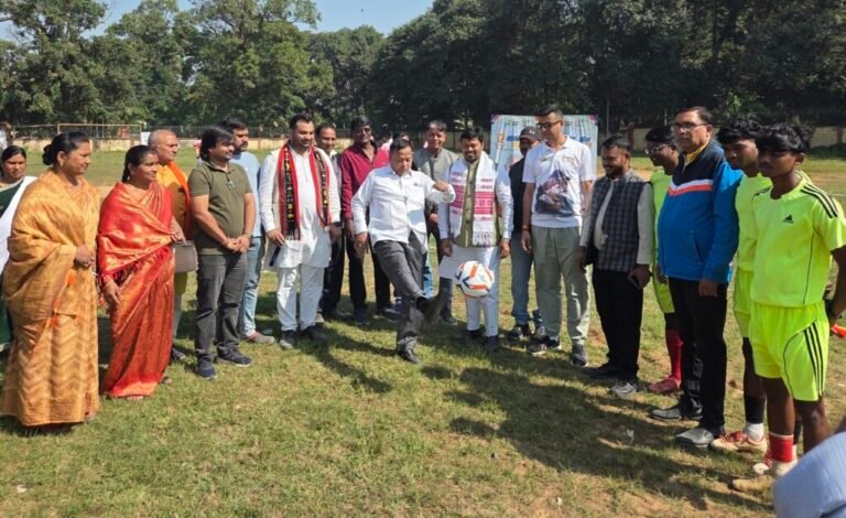 रांची में सांसद खेल महोत्सव के तहत फुटबॉल प्रतियोगिता शुरू