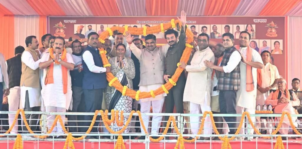 यादव समाज को आगे बढ़ाने शासकीय योजनाओं के प्रति रहे जागरूक, योजनाओं का उठाए लाभ : शिक्षा मंत्री गजेन्द्र यादव