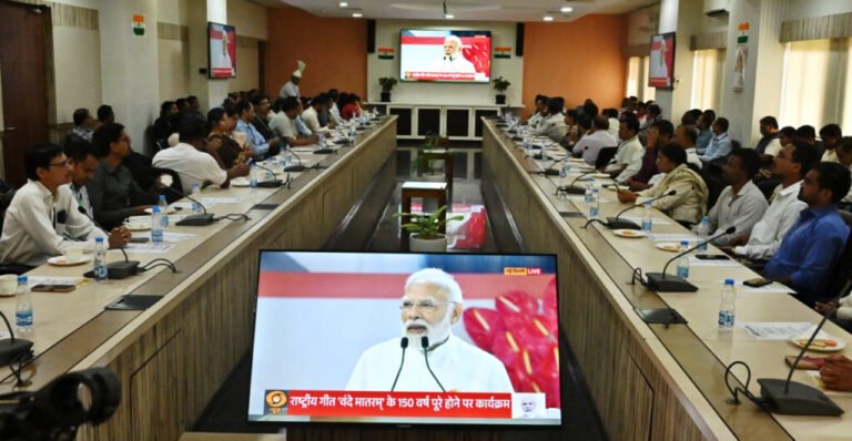 ‘वंदे मातरम’ के 150 वर्ष पूर्ण: मंत्रालय महानदी भवन में मनाया गया स्मरणोत्सव