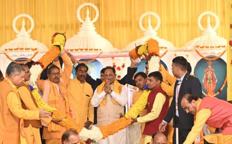 गायत्री मंत्र मानव जीवन को ऊर्जावान और संस्कारित बनाते हैं : मुख्यमंत्री विष्णु देव साय