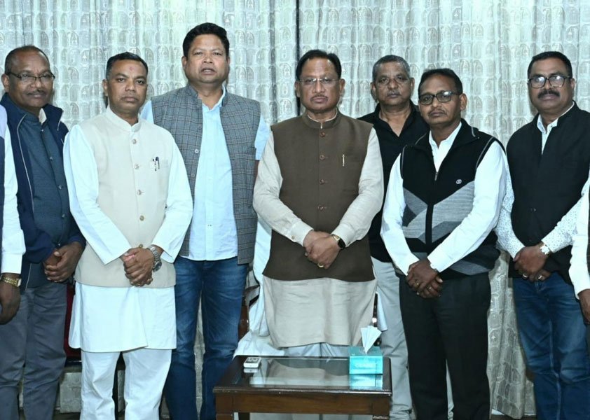 मुख्यमंत्री विष्णुदेव साय से हल्बा-हल्बी समाज के प्रतिनिधिमण्डल ने की सौजन्य मुलाकात