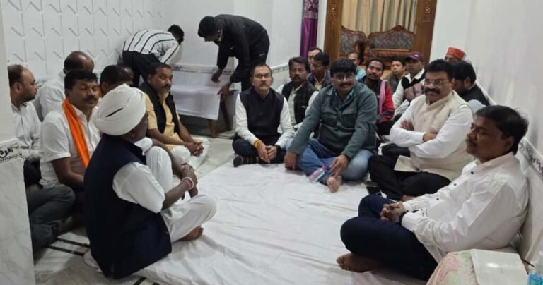 वन मंत्री केदार कश्यप और पूर्व सांसद दिनेश कश्यप को मातृ-शोक